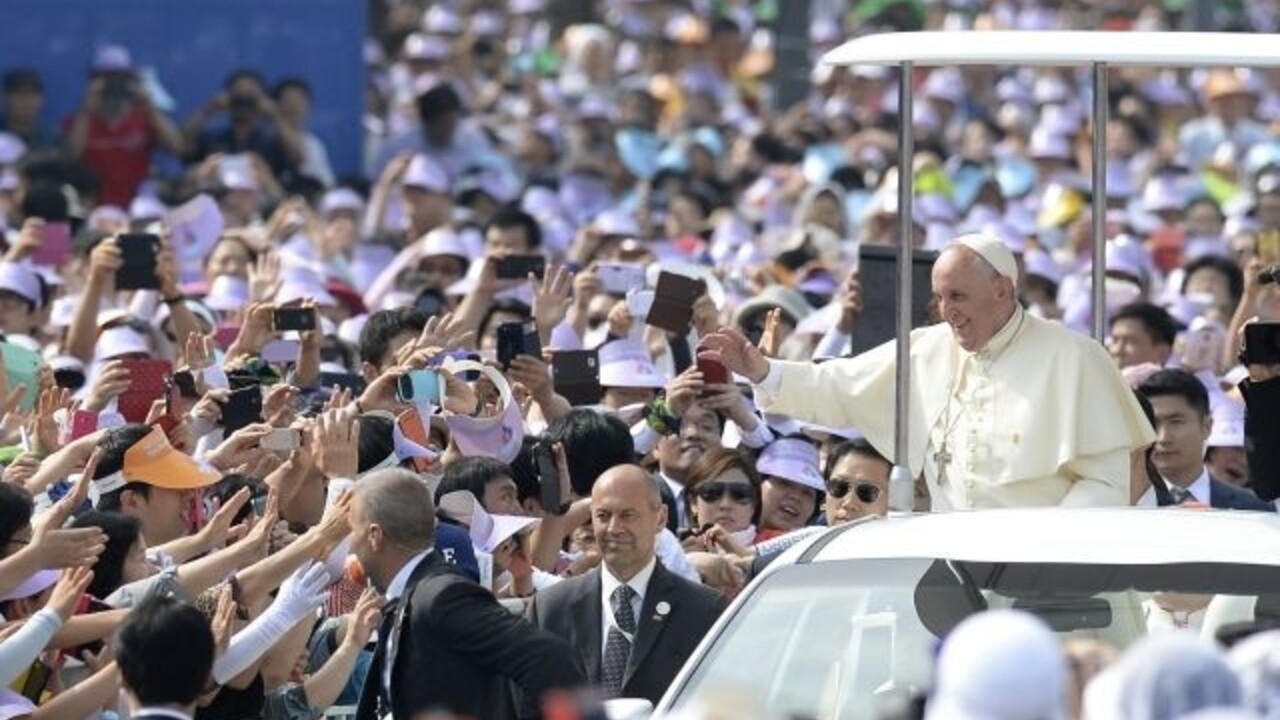 Pápež František Kórea papamobil (SITA)